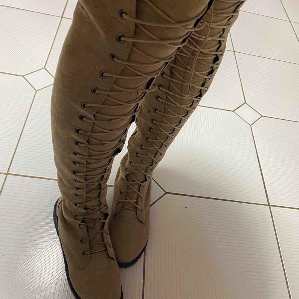 Suede khaki boots size 6.5 - Picture 2 of 3